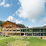 Almhotel Hochhaederich Hotel 4*