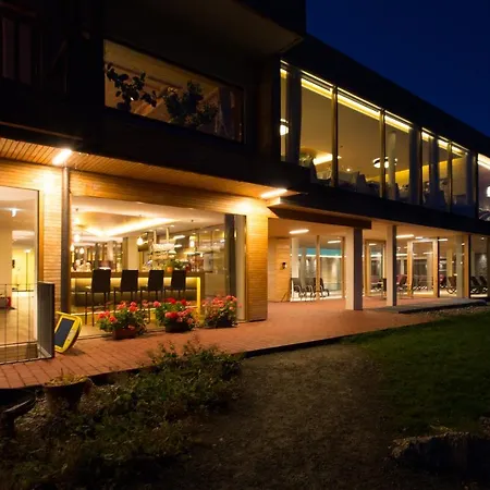 Отель Almhotel Hochhaederich 4*