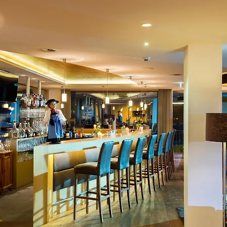 Almhotel Hochhaederich Отель