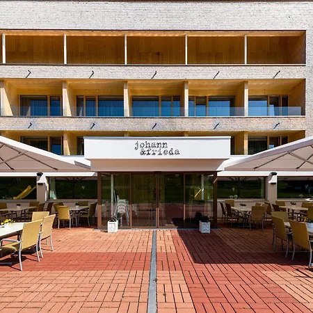 Отель Almhotel Hochhaederich Riefensberg