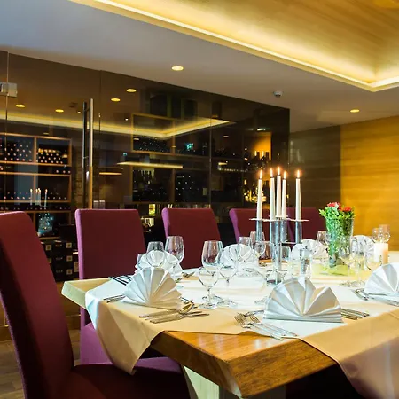 Almhotel Hochhaederich 4*