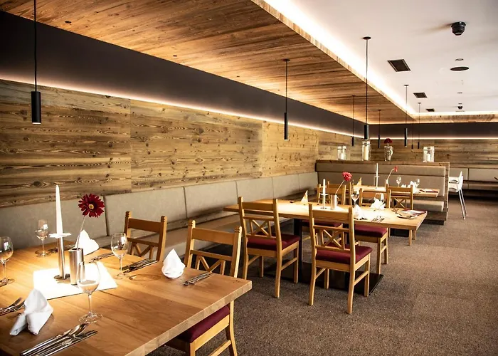 Hotel Almhotel Hochhäderich 4*