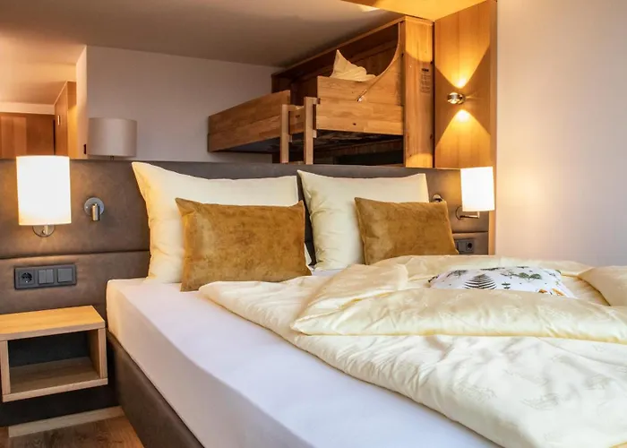 Hotel Almhotel Hochhäderich 4*